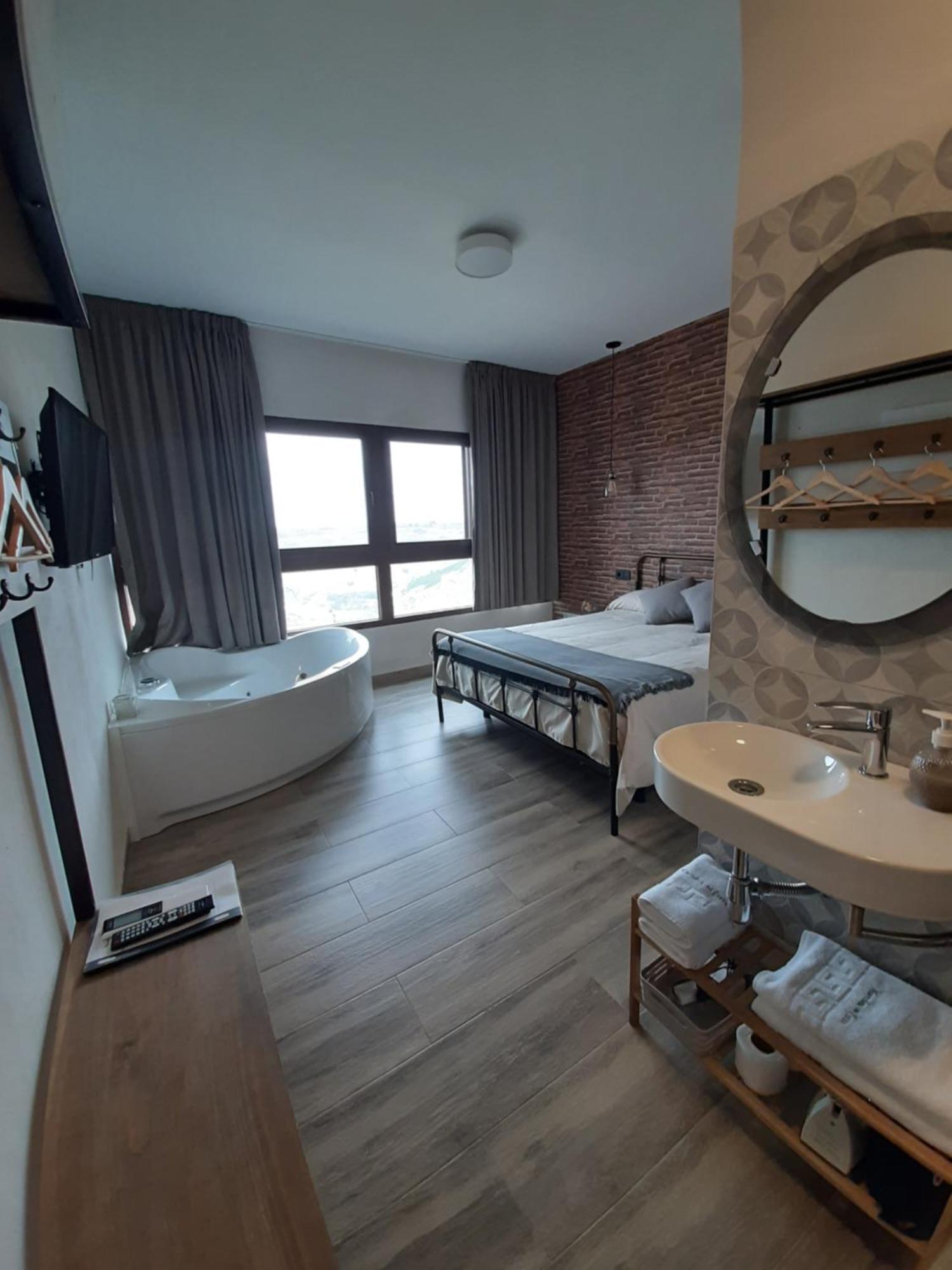 Casas Rurales Maribel - Complejo Moradas Del Cerro 2 - Suites Con Jacuzzi En Alcala Del Jucar Casas del Cerro Pokoj fotografie